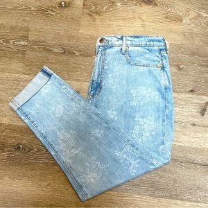 Universal Thread Floral print Mid-rise Boyfriend Jeans Size 12.